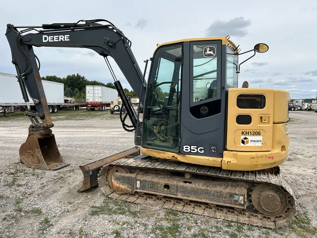 John Deere 35G compact excavator with bucket